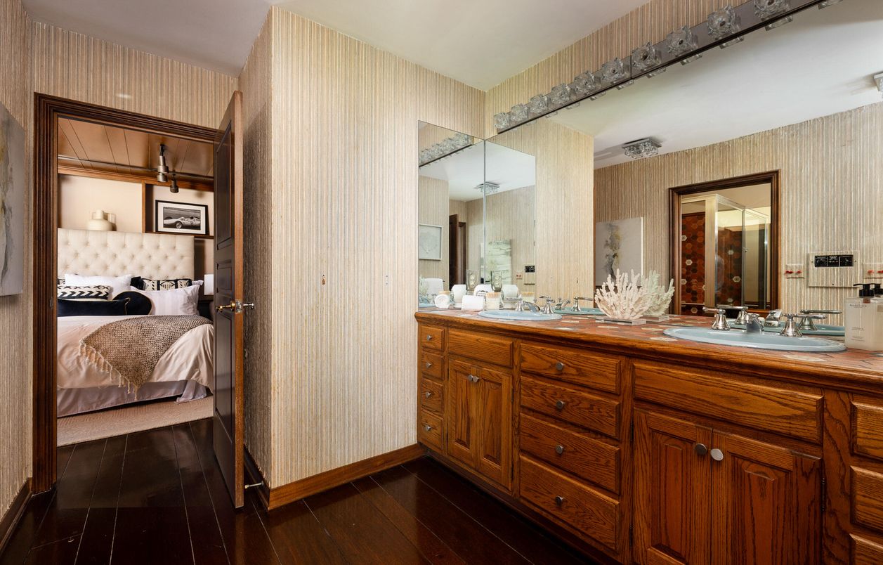 Bathroom, Bedroom, Dual Sink Vanities, Interior, Wood Texture Flooring