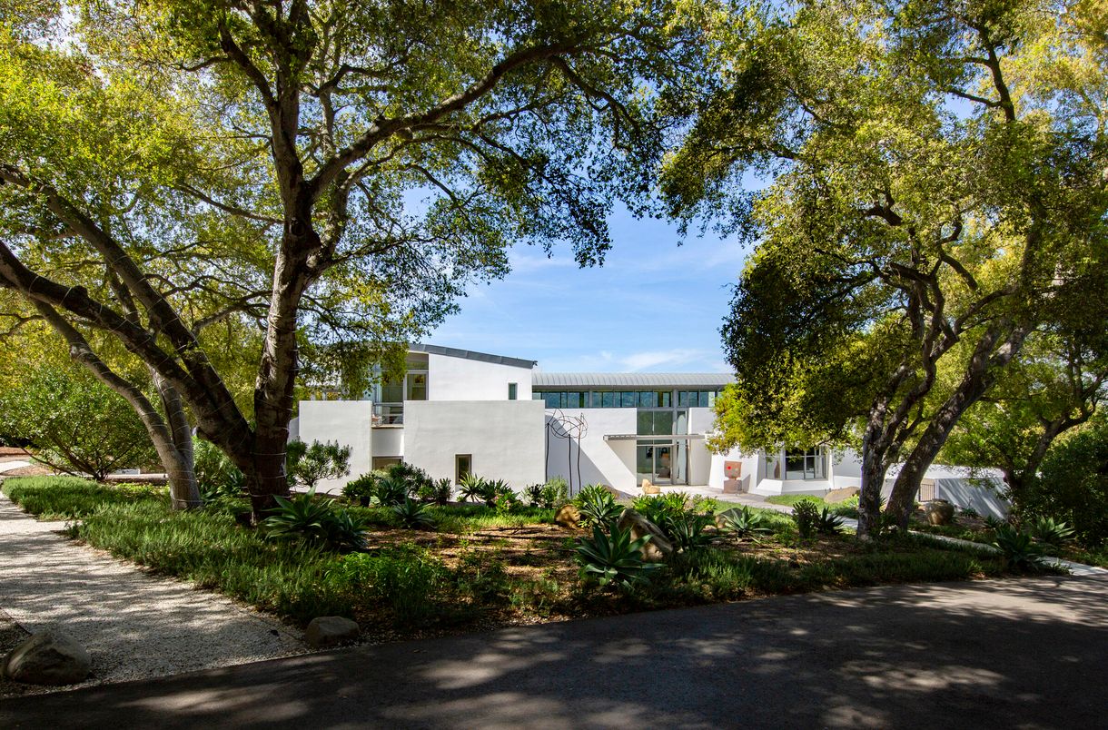 Exterior, Facade, None