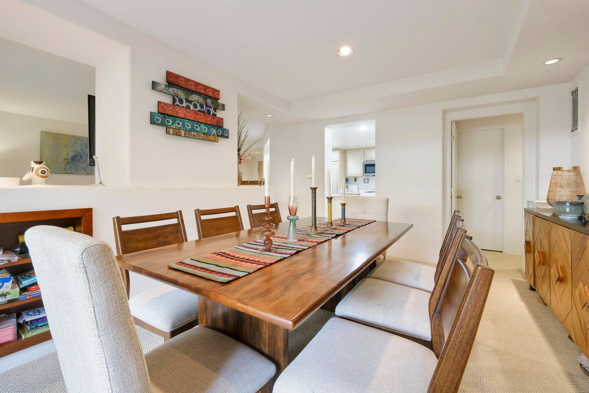 Dining room, Interior, Kitchen, Recessed Lighting