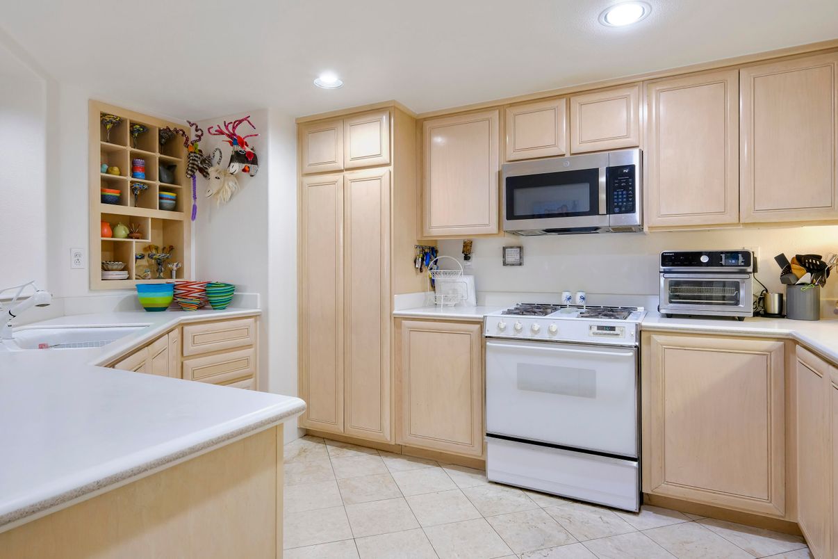 Interior, Kitchen, Recessed Lighting