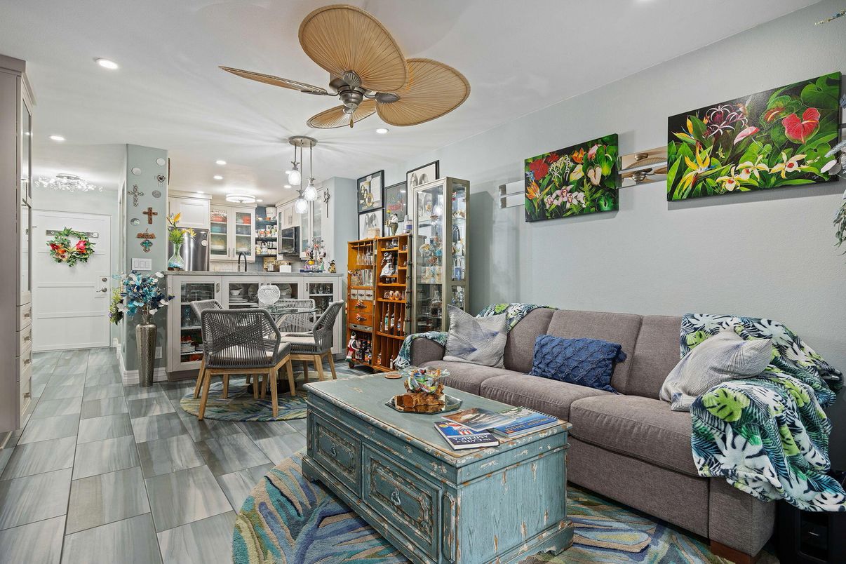 Interior, Living room, Pendant Lights, Recessed Lighting, Wood Texture Flooring