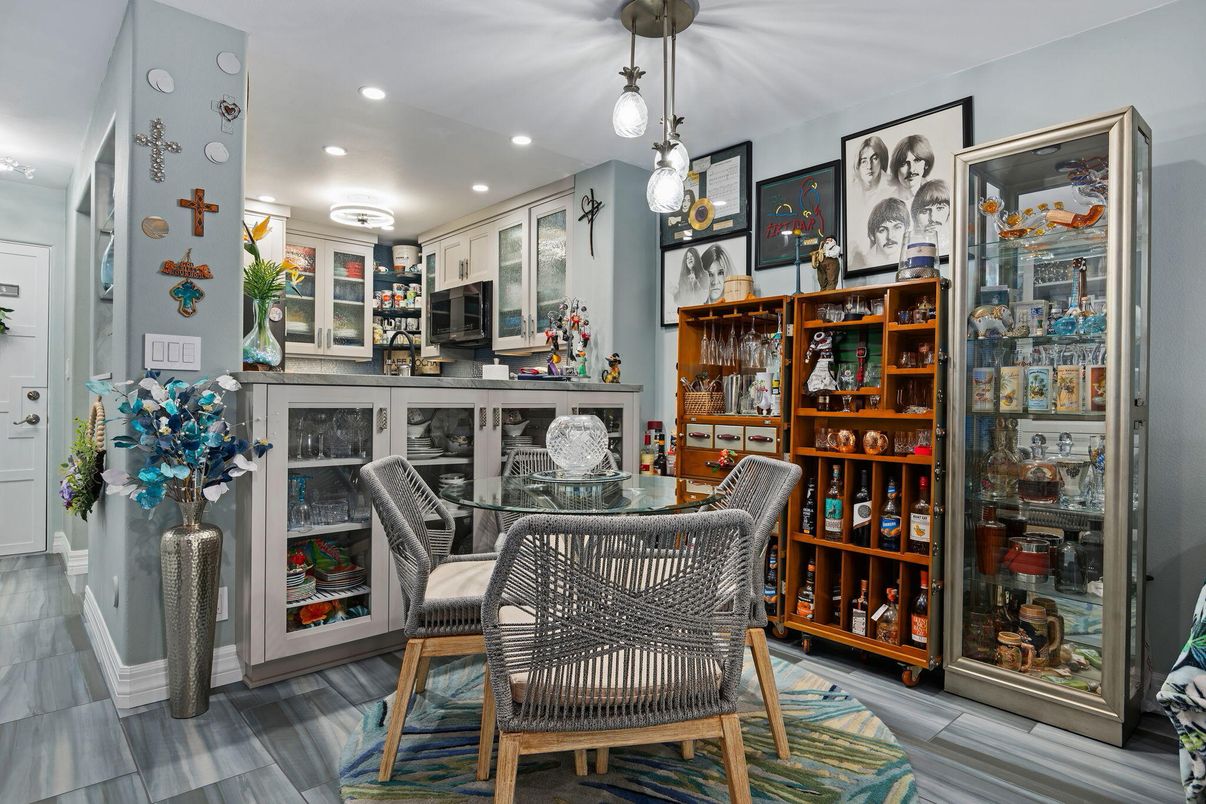 Dining room, Interior, Kitchen, Pendant Lights, Recessed Lighting, Wood Texture Flooring