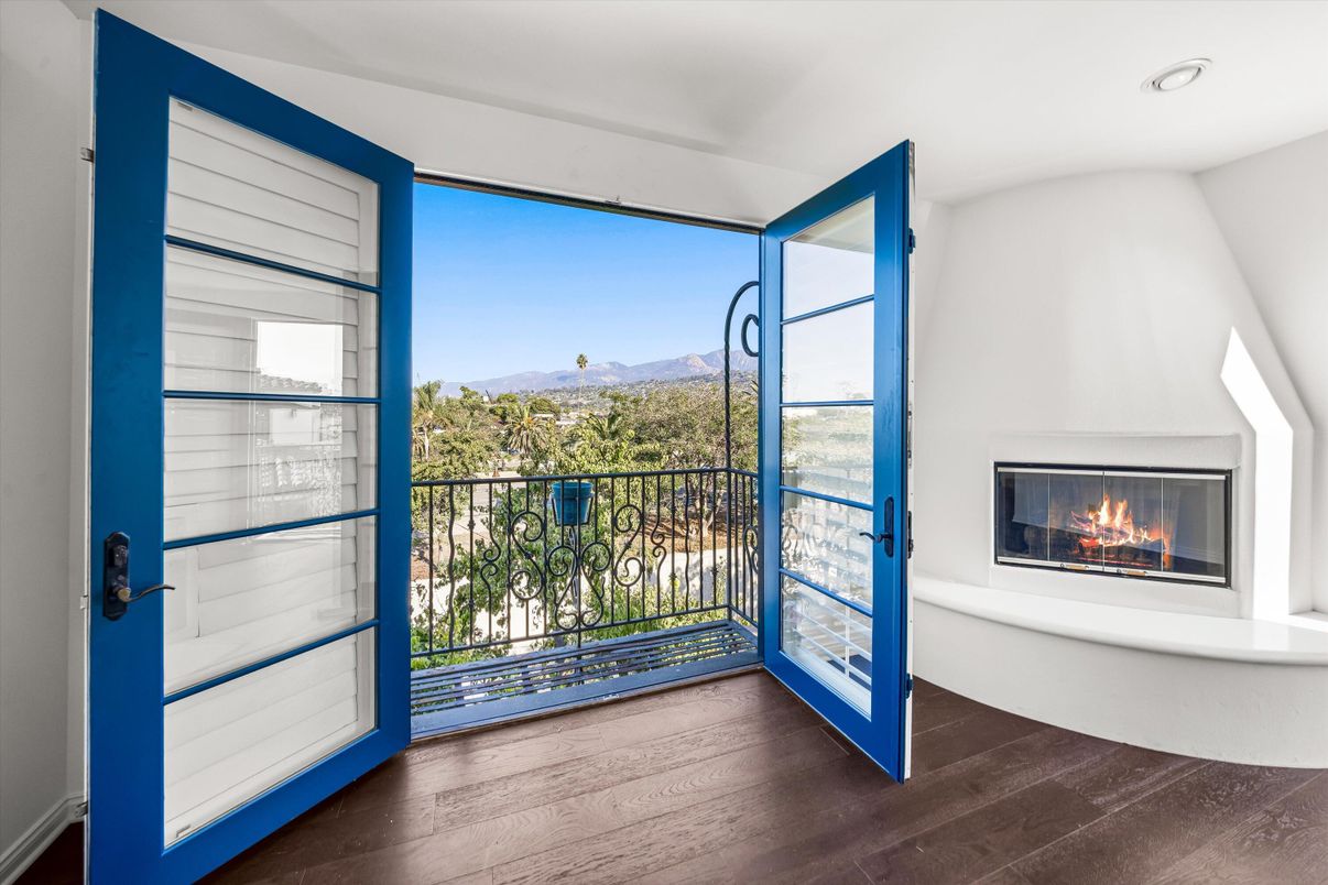 Fireplace, Interior, Recessed Lighting, Wood Texture Flooring