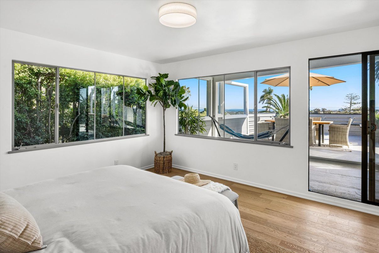 Bedroom, Interior, Water, Wood Texture Flooring
