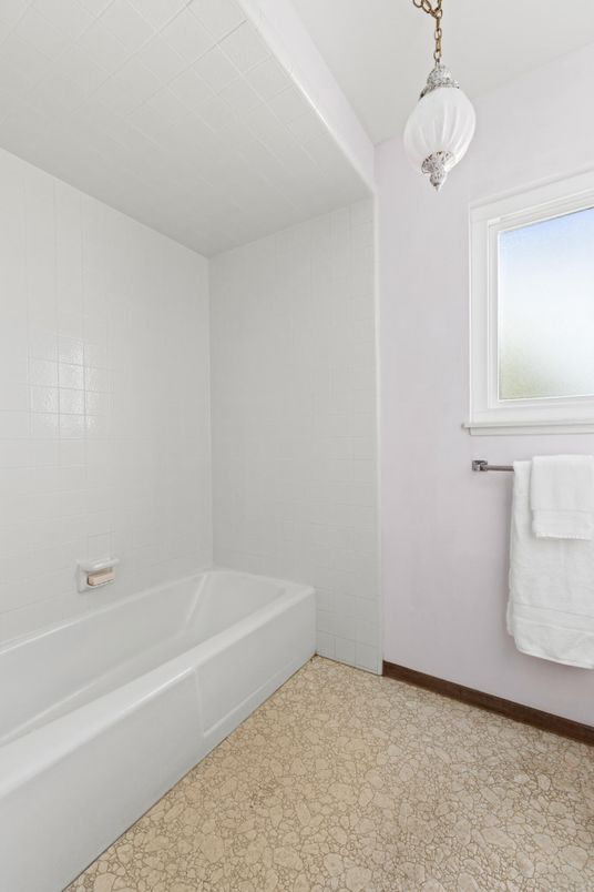 Bathroom, Interior, Pendant Lights