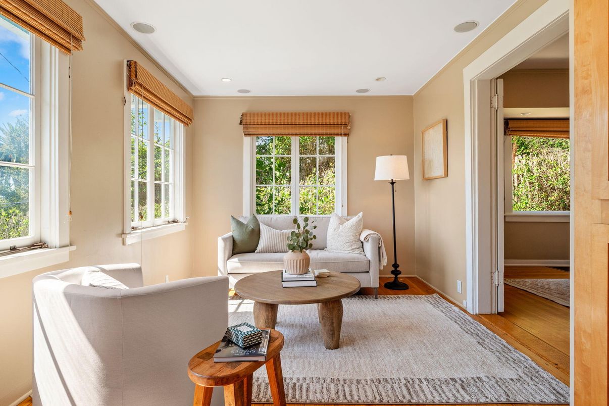 Interior, Living room, Recessed Lighting, Wood Texture Flooring