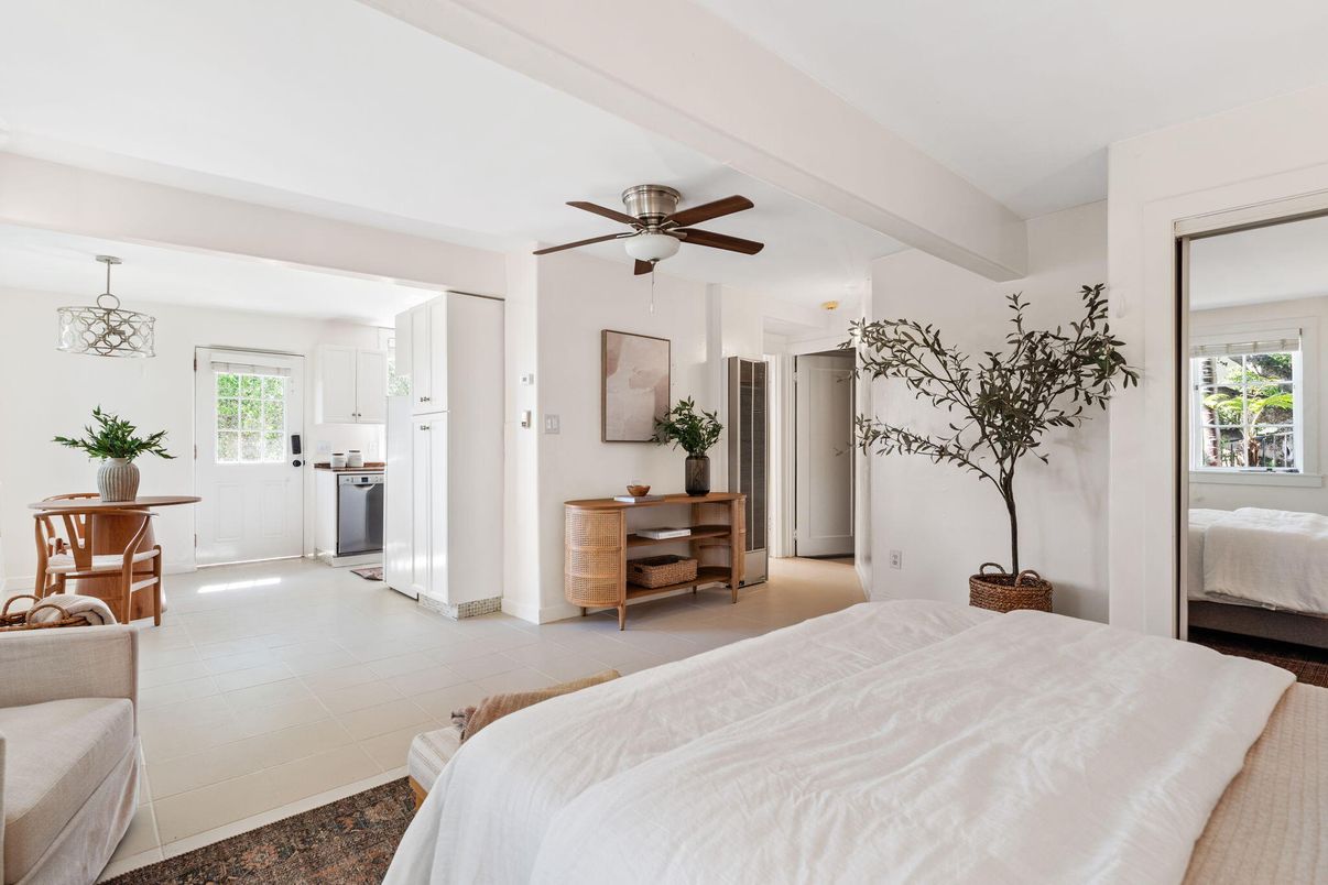 Bedroom, Interior, Pendant Lights