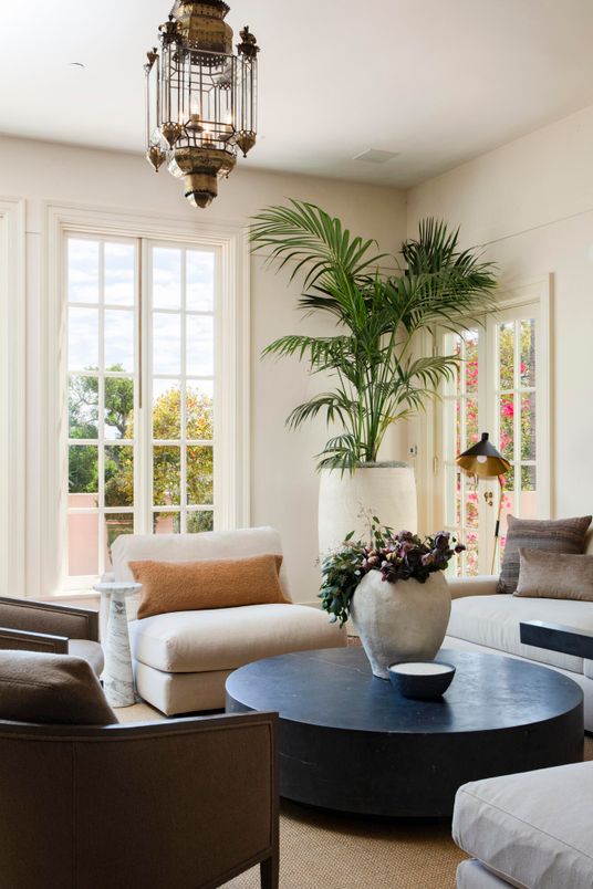 Chandelier, Interior, Living room