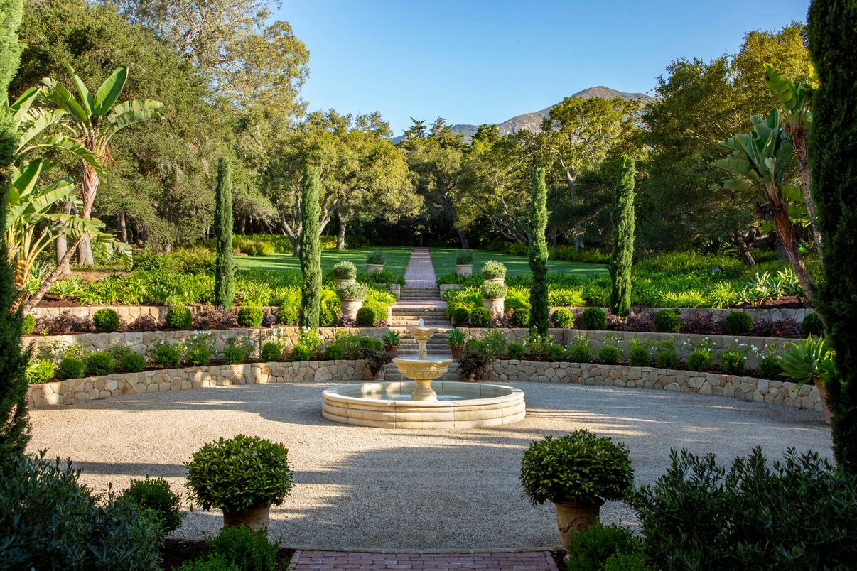 Exterior, Facade, None