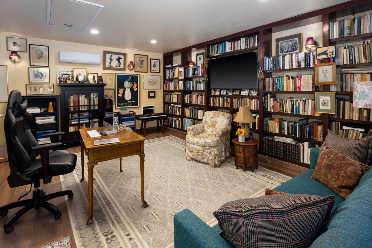 Home Office, Interior, Recessed Lighting, Wood Texture Flooring