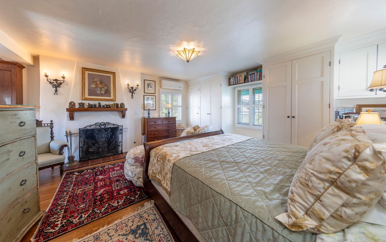Bedroom, Fireplace, Interior, Wood Texture Flooring