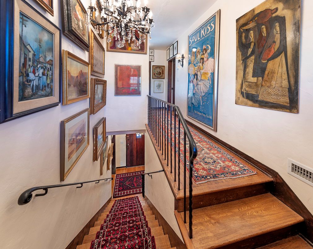 Chandelier, Interior