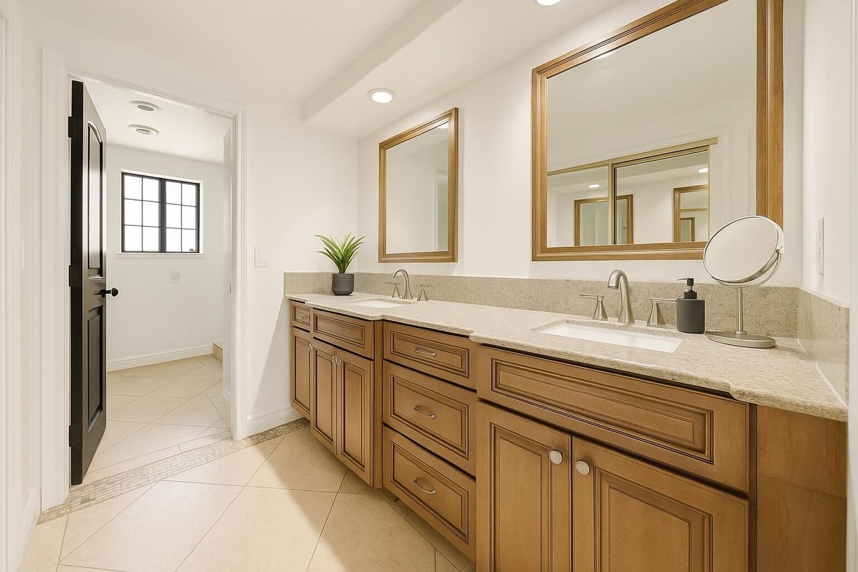 Bathroom, Dual Sink Vanities, Interior, Recessed Lighting