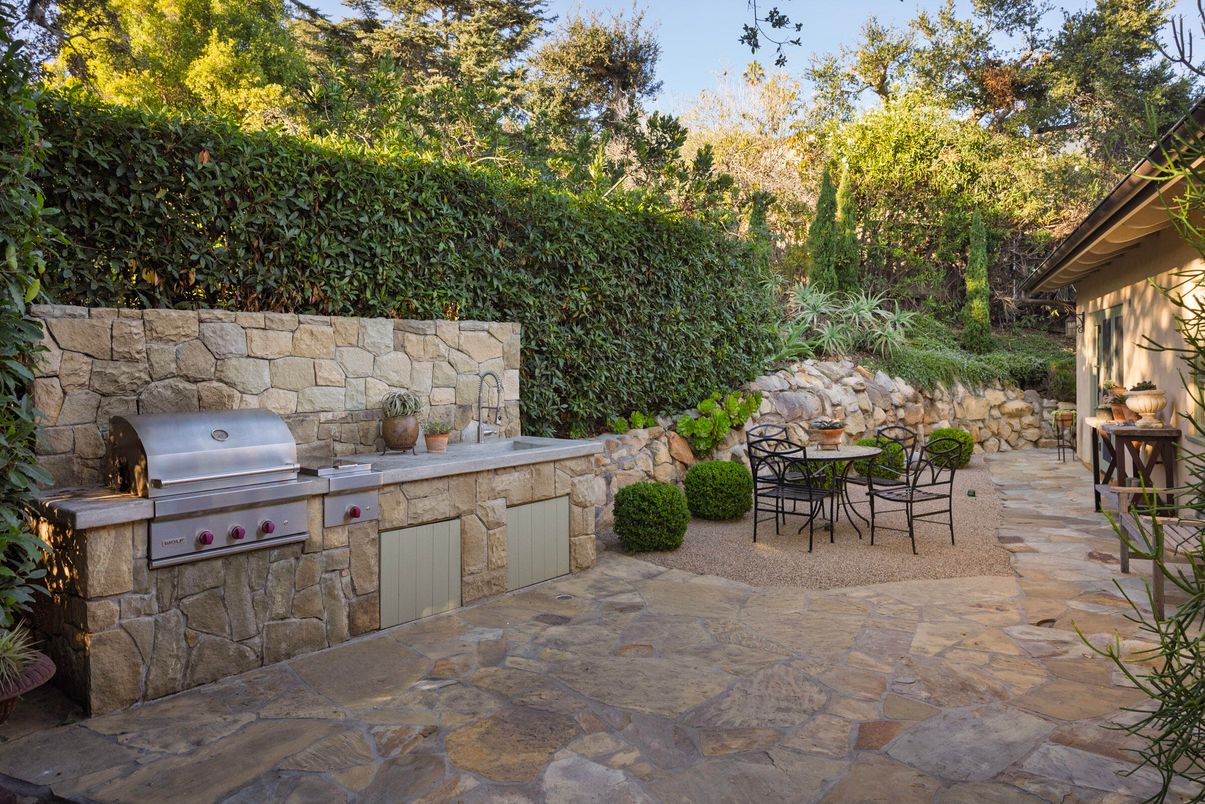 Exterior, Outdoor Kitchen