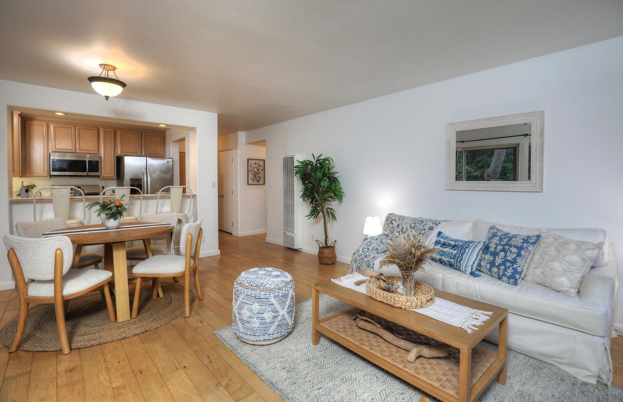 Dining room, Interior, Kitchen, Living room, Stainless Steel Appliances, Wood Texture Flooring