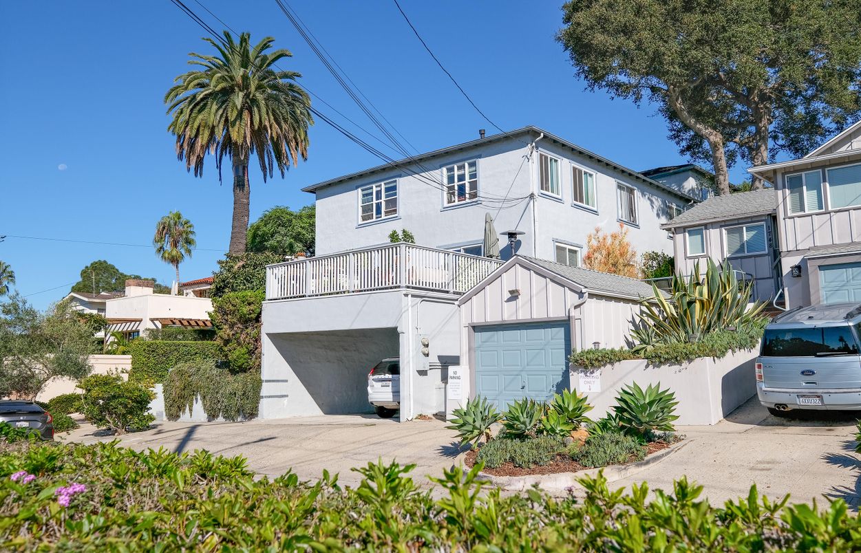 Attached, Exterior, Facade, Spanish Mediterranean