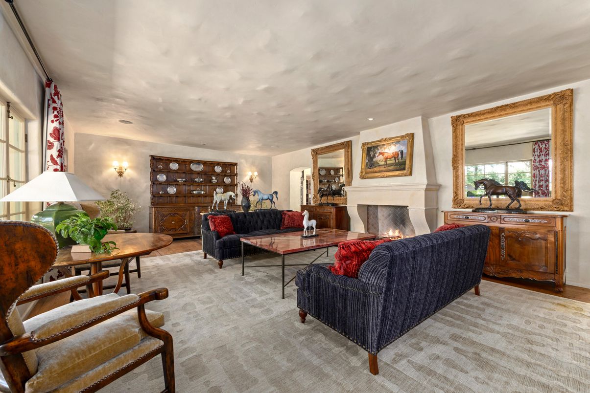 Fireplace, Interior, Living room, Recessed Lighting