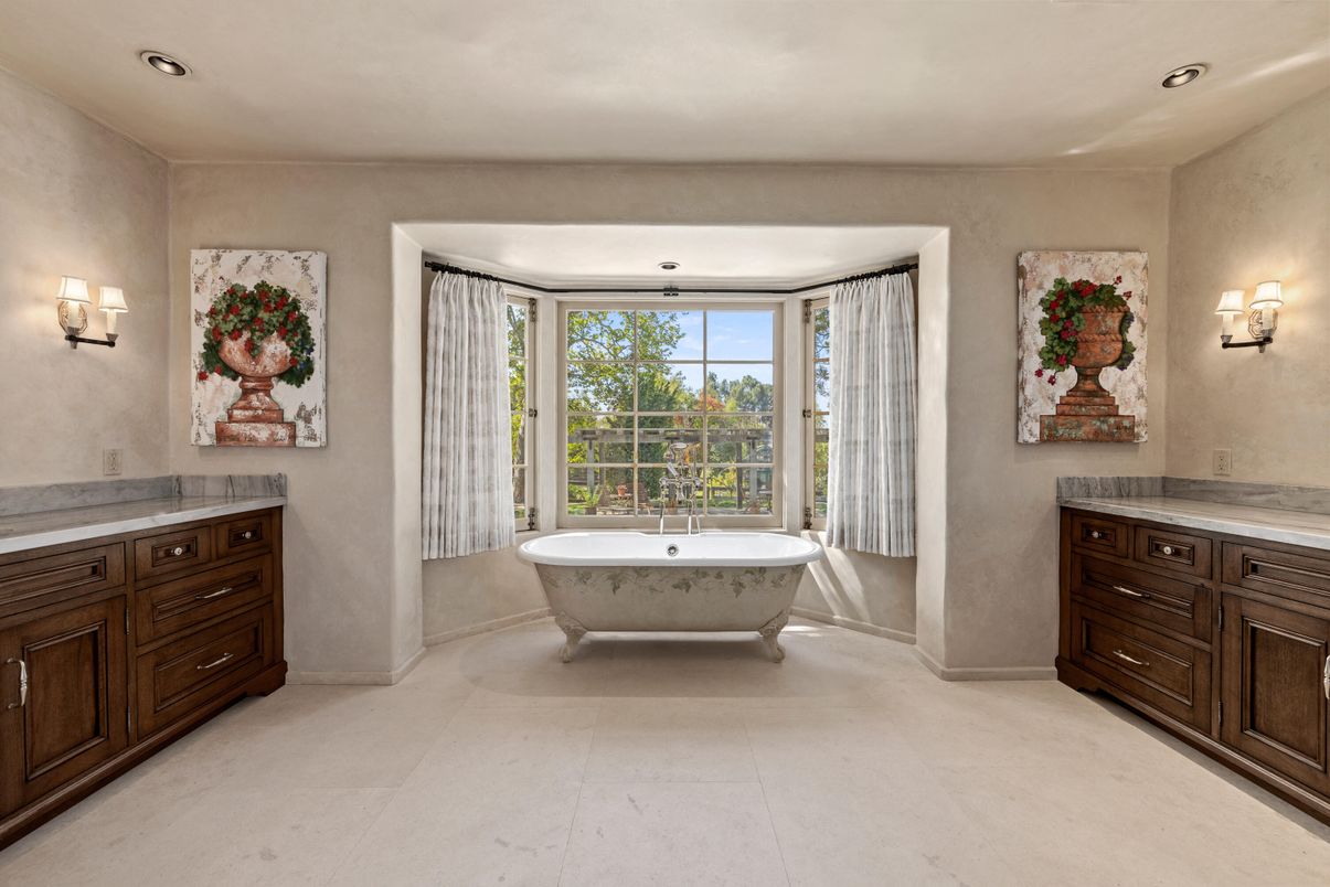 Bathroom, Free Standing Baths, Interior, Recessed Lighting