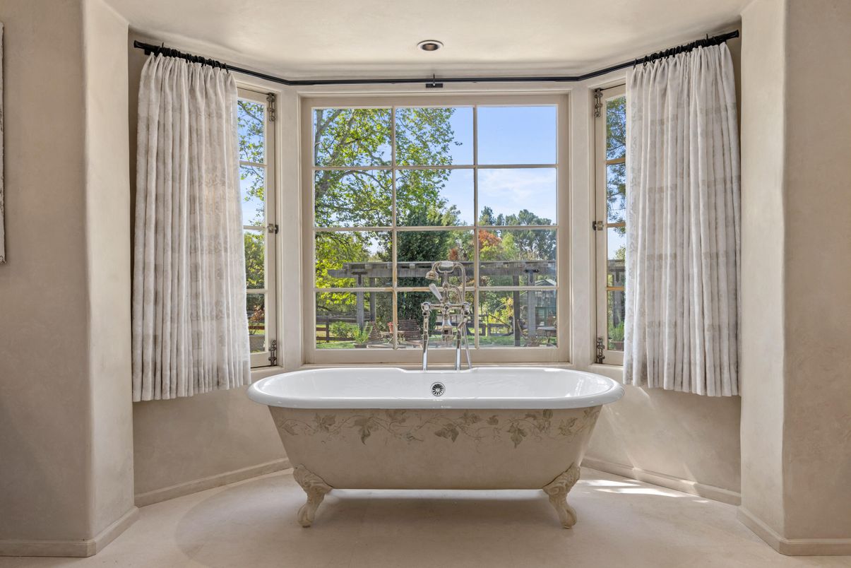 Bathroom, Free Standing Baths, Interior