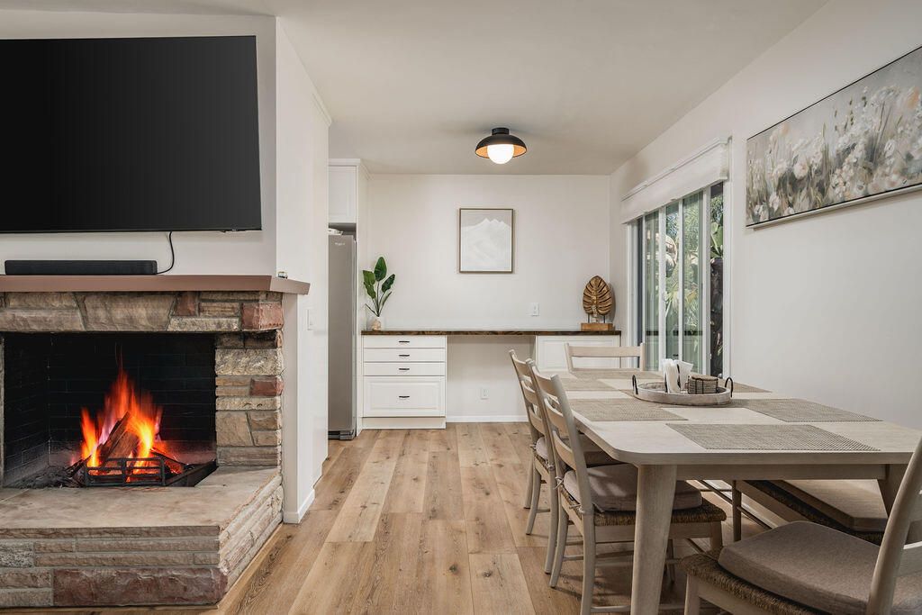 Dining room, Fireplace, Interior, Wood Texture Flooring