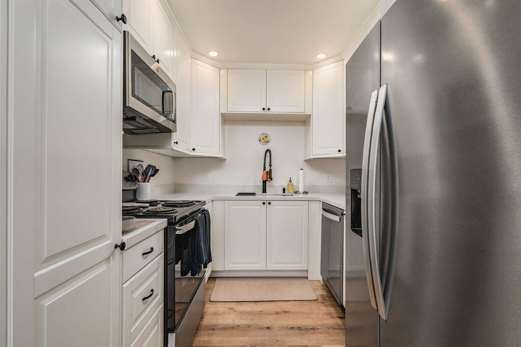 Interior, Kitchen, Recessed Lighting, Wood Texture Flooring