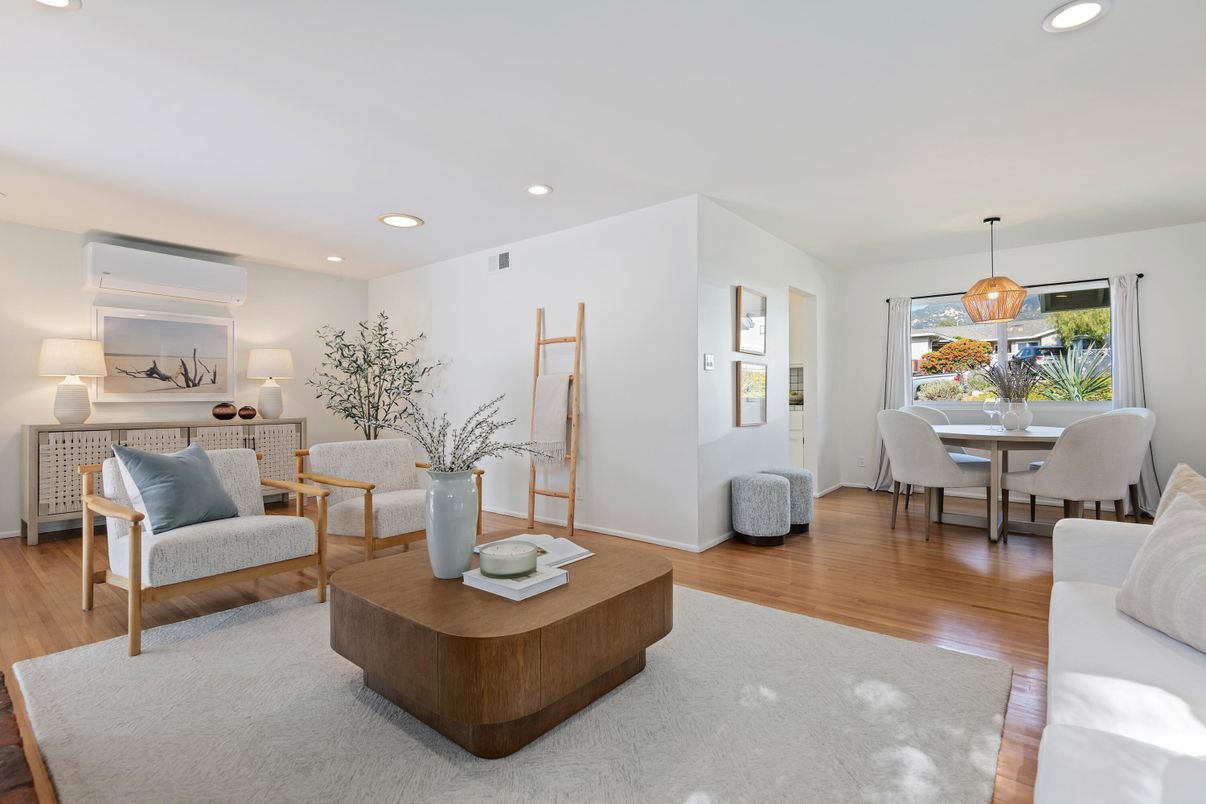 Dining room, Interior, Living room, Pendant Lights, Recessed Lighting, Wood Texture Flooring