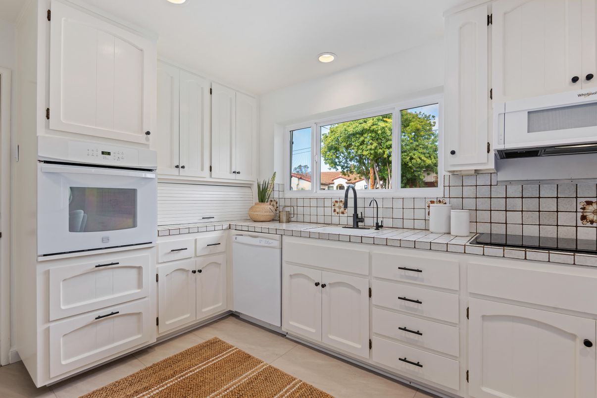 Interior, Kitchen, Recessed Lighting, Tile Countertops