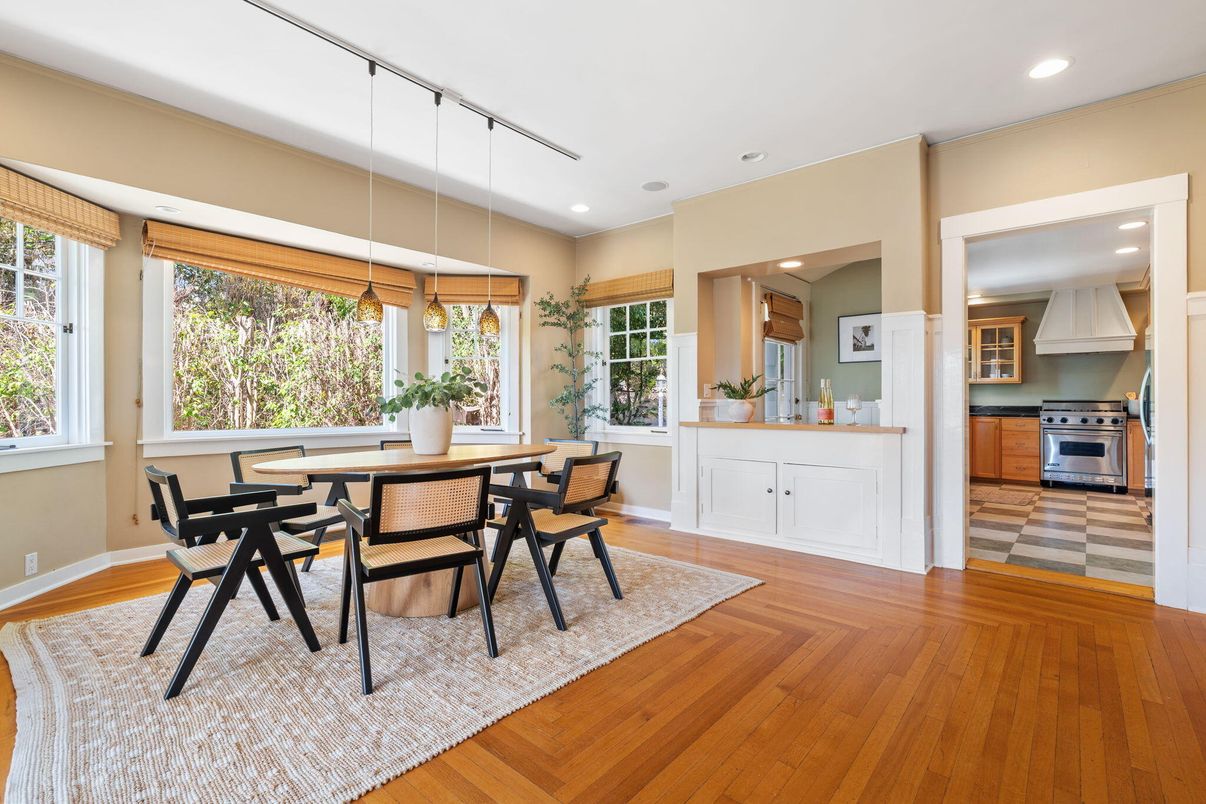 Dining room, Interior, Kitchen, Pendant Lights, Recessed Lighting, Stainless Steel Appliances, Wood Texture Flooring