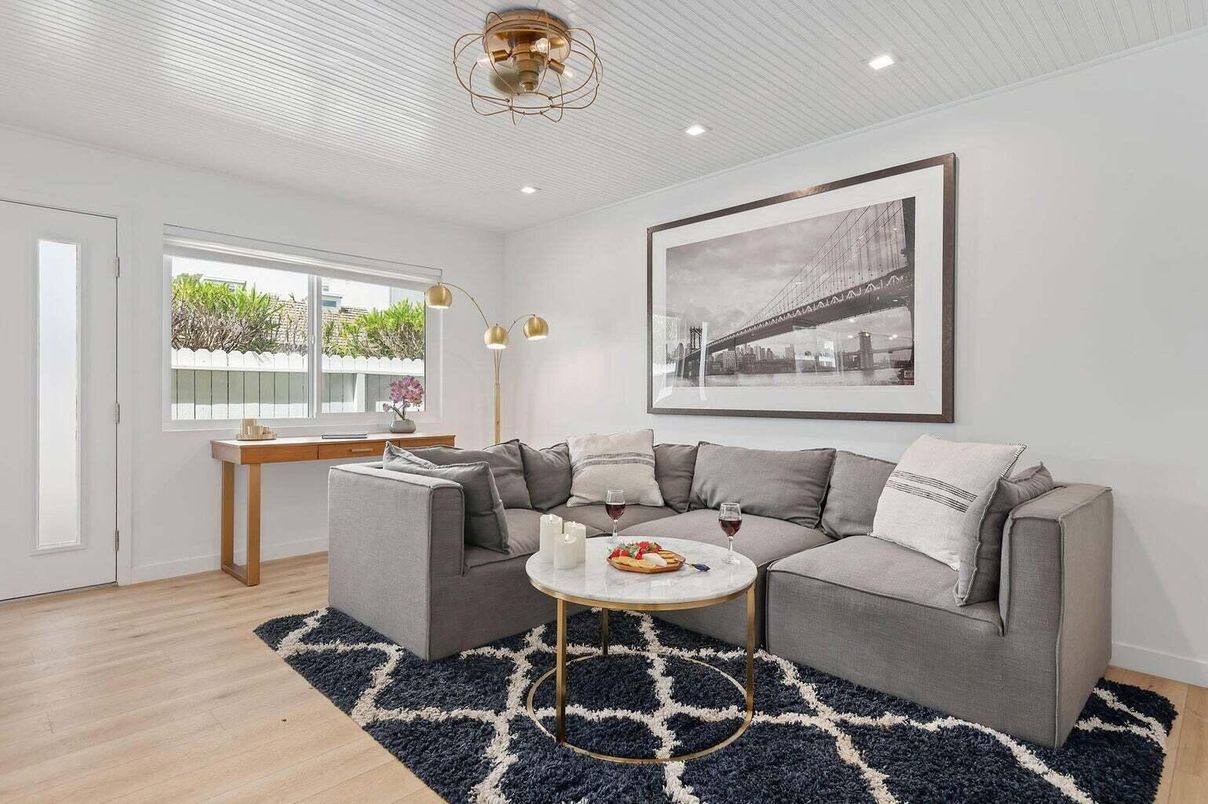 Interior, Living room, Recessed Lighting, Wood Texture Flooring