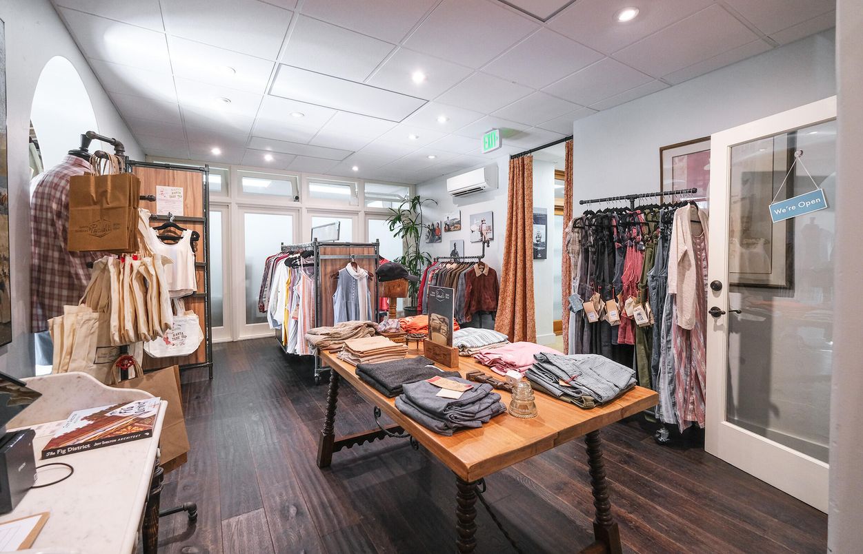 Interior, Recessed Lighting, Walk-in Closets, Wood Texture Flooring