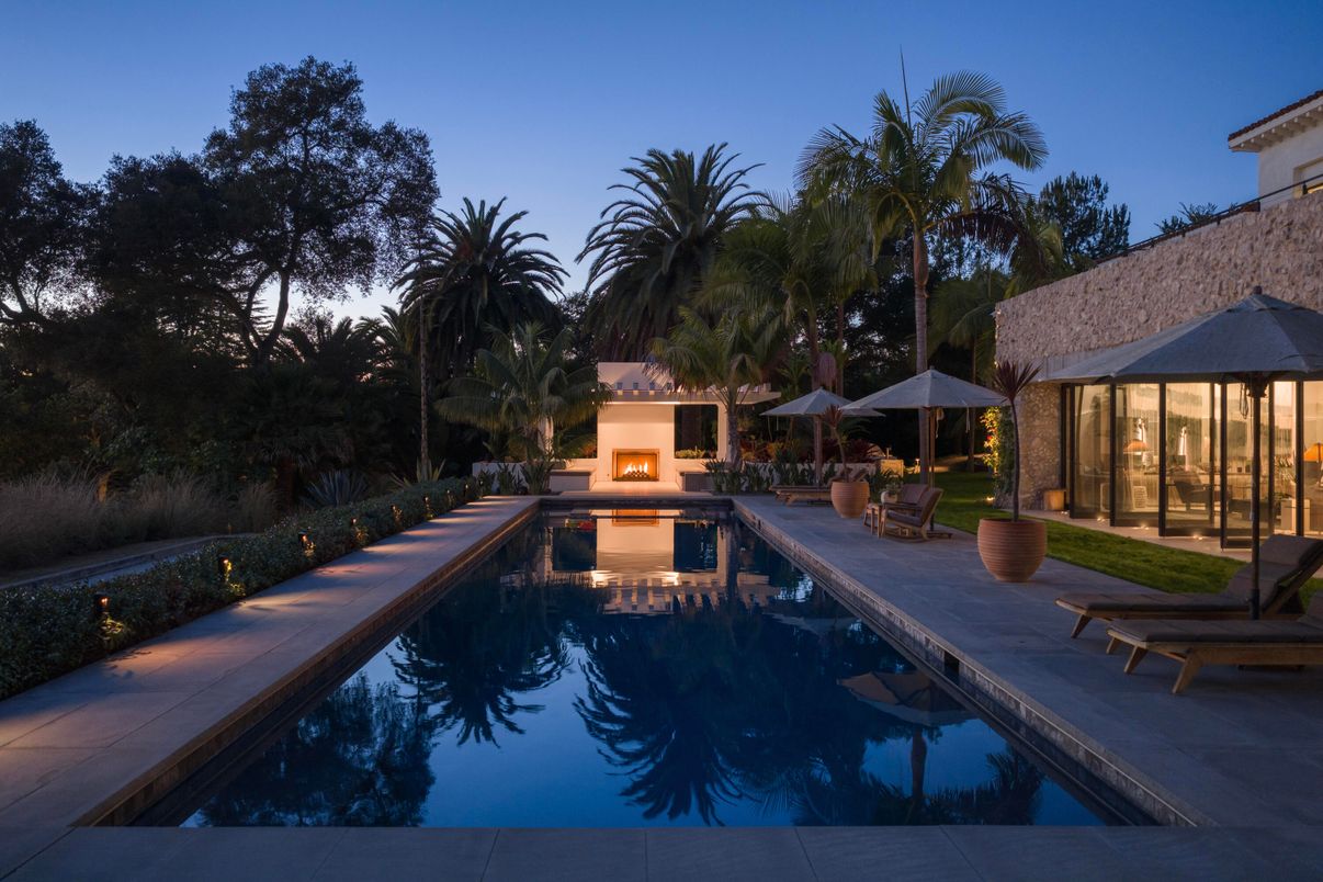 Exterior, Fireplace, Pool