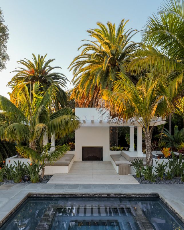 Exterior, Fireplace, Pool