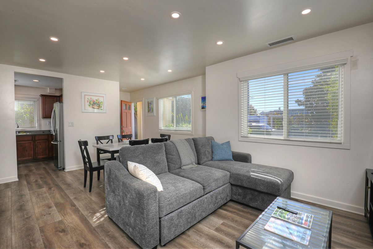 Dining room, Interior, Living room, Recessed Lighting, Wood Texture Flooring