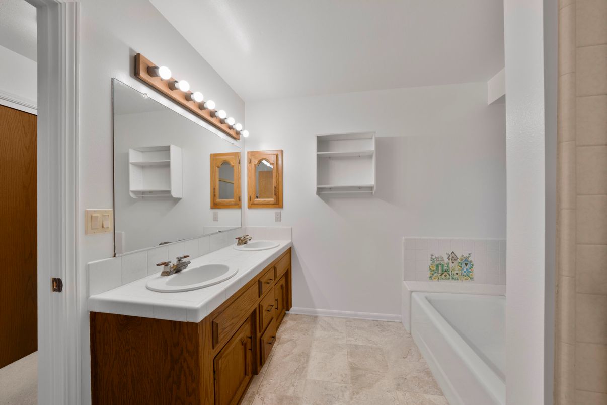 Bathroom, Dual Sink Vanities, Interior