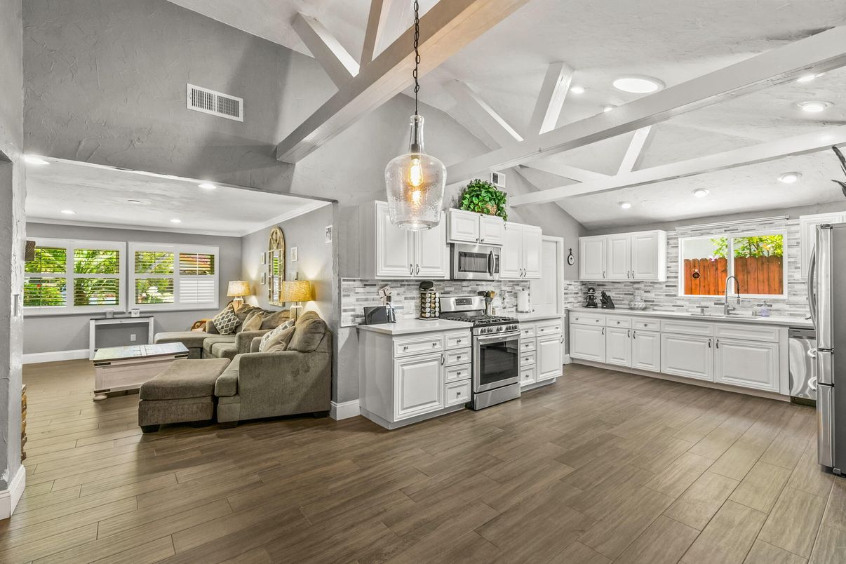 Interior, Kitchen, Living room, Pendant Lights, Recessed Lighting, Stainless Steel Appliances, Wood Texture Flooring