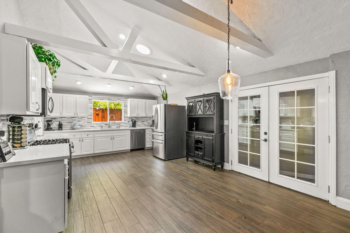 Interior, Kitchen, Pendant Lights, Recessed Lighting, Wood Texture Flooring