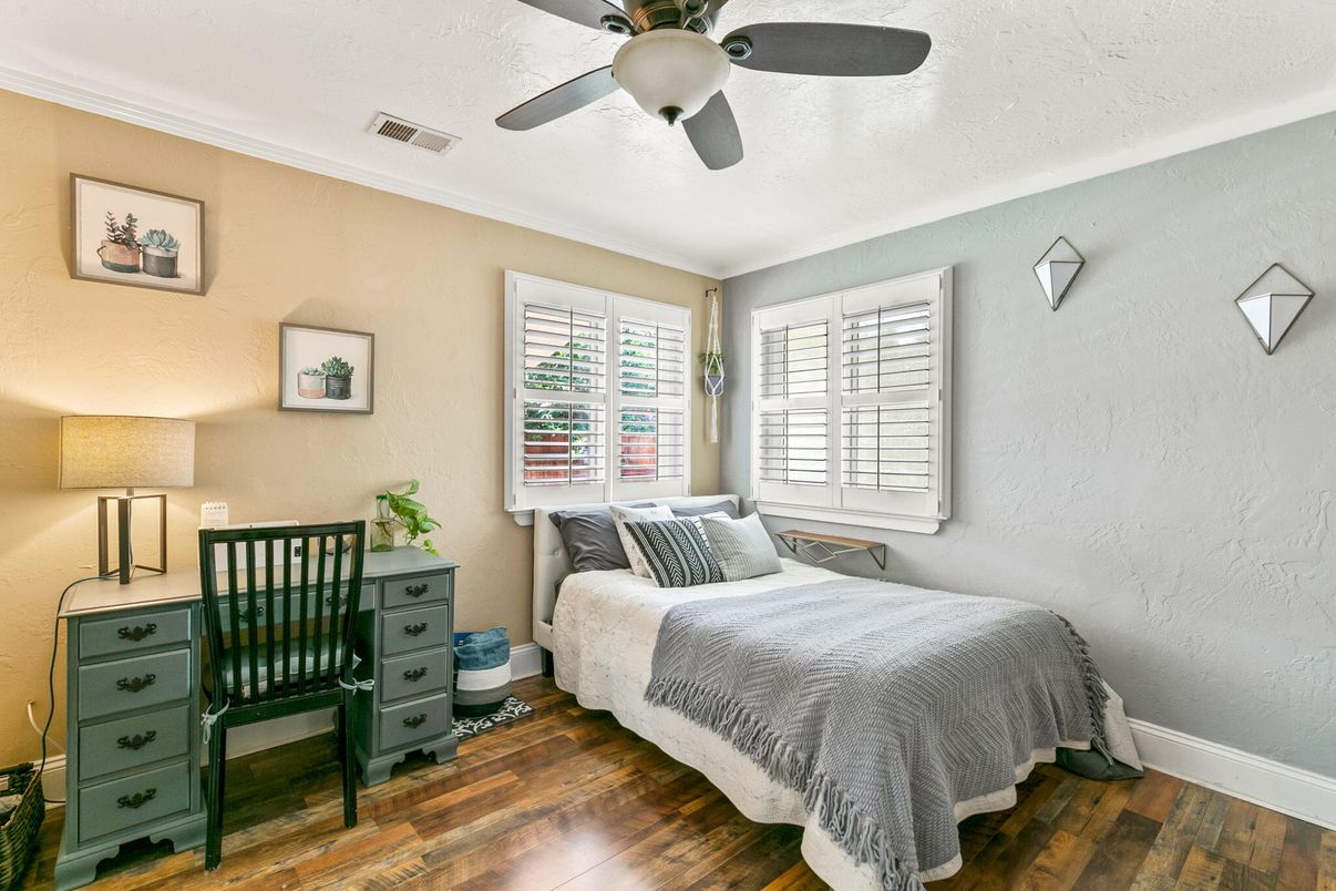 Bedroom, Home Office, Interior, Wood Texture Flooring