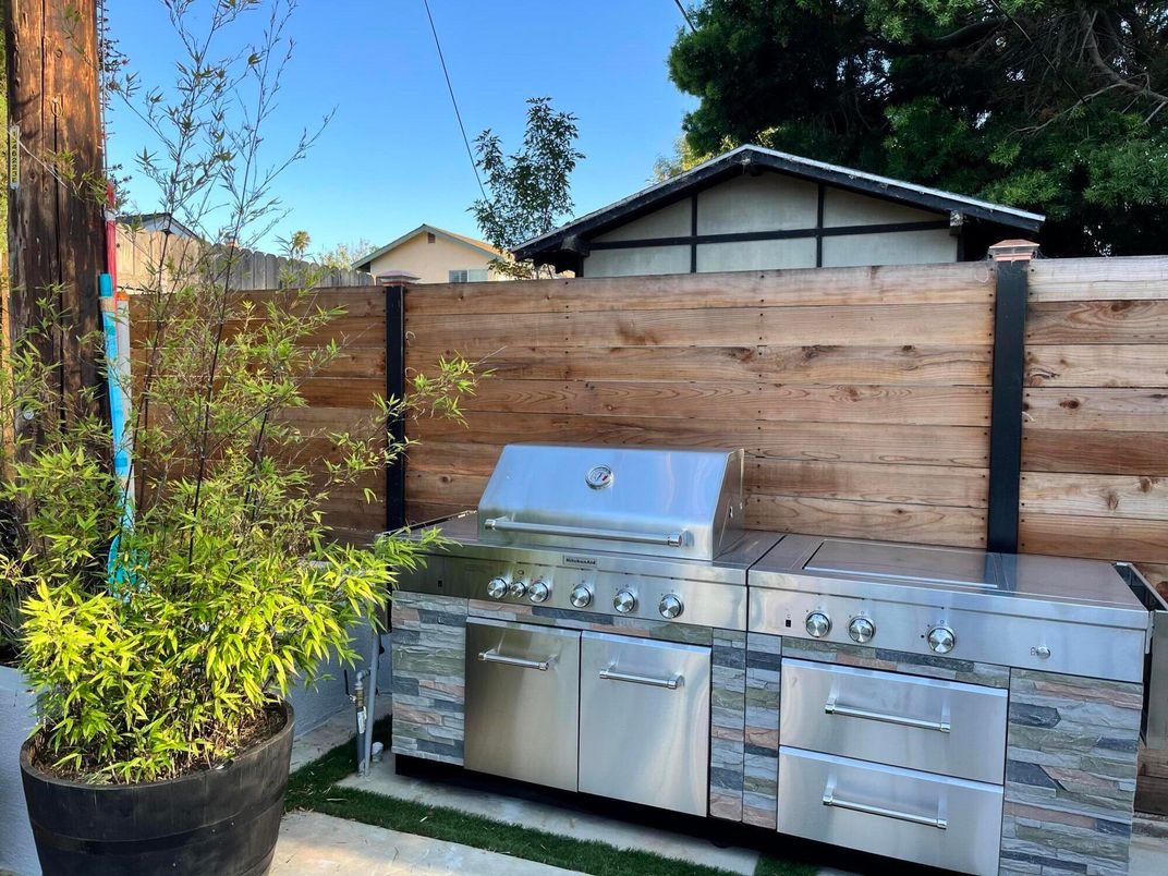 Exterior, Outdoor Kitchen