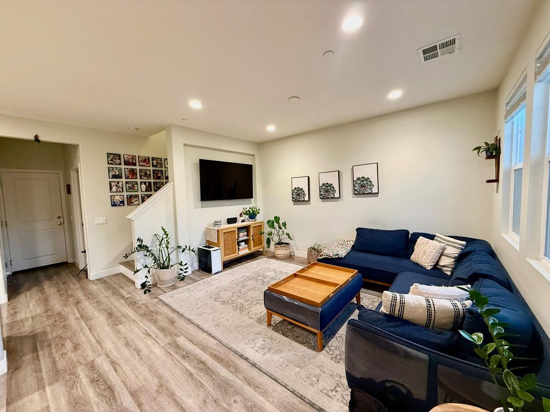 Interior, Living room, Recessed Lighting, Wood Texture Flooring