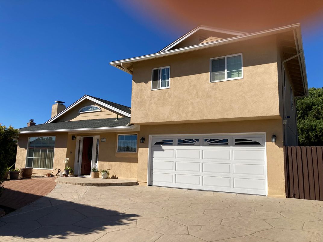 Attached, Exterior, Facade, American Craftsman