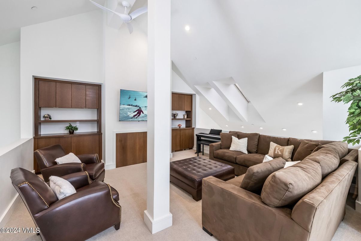 Interior, Living room, Piano, Recessed Lighting