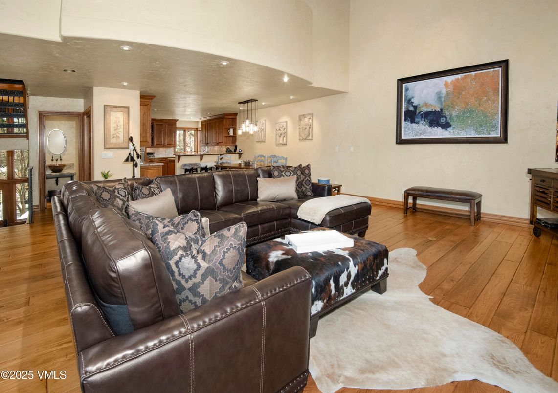 Interior, Kitchen, Living room, Pendant Lights, Recessed Lighting, Wood Texture Flooring