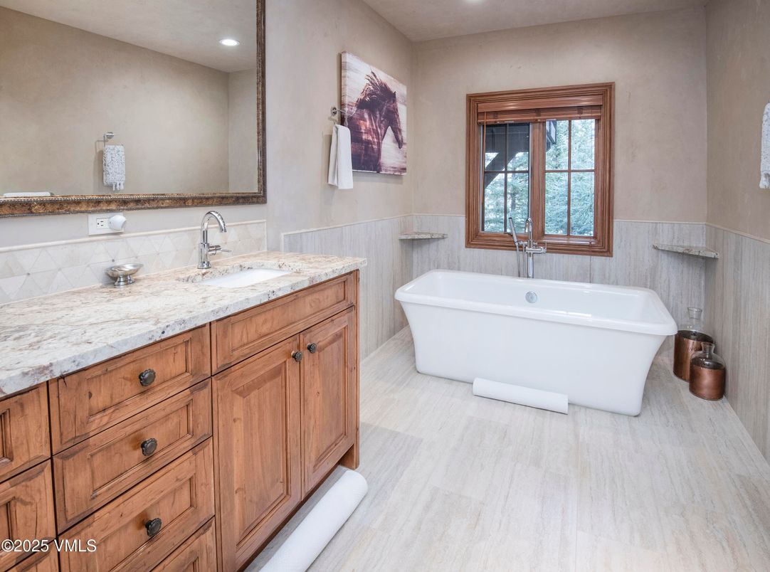 Bathroom, Dual Sink Vanities, Free Standing Baths, Interior, Recessed Lighting