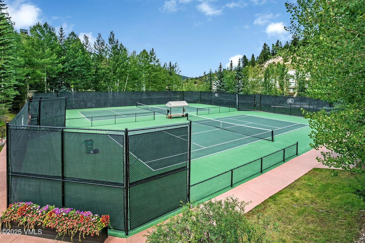 Exterior, Tennis Courts