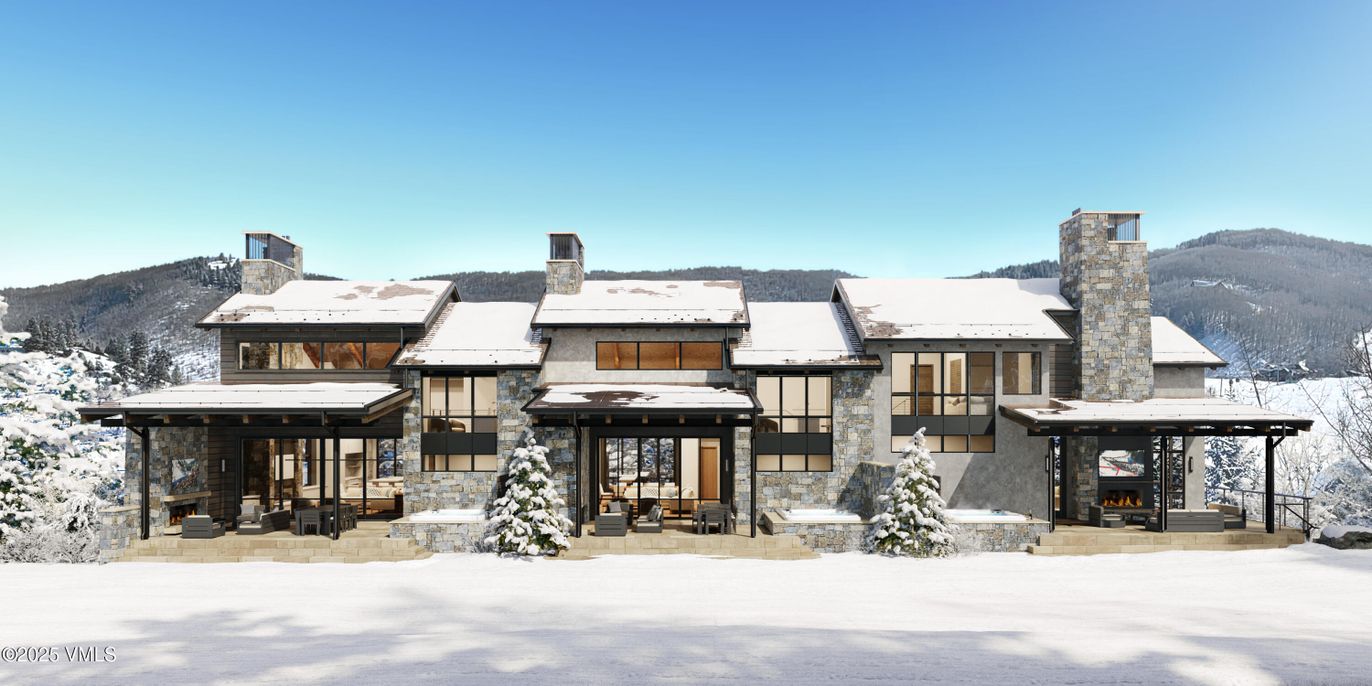 Exterior, Facade, Modern