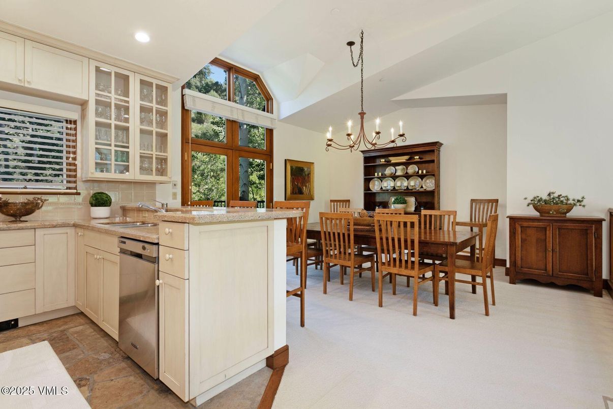 Chandelier, Dining room, Interior, Kitchen, Recessed Lighting