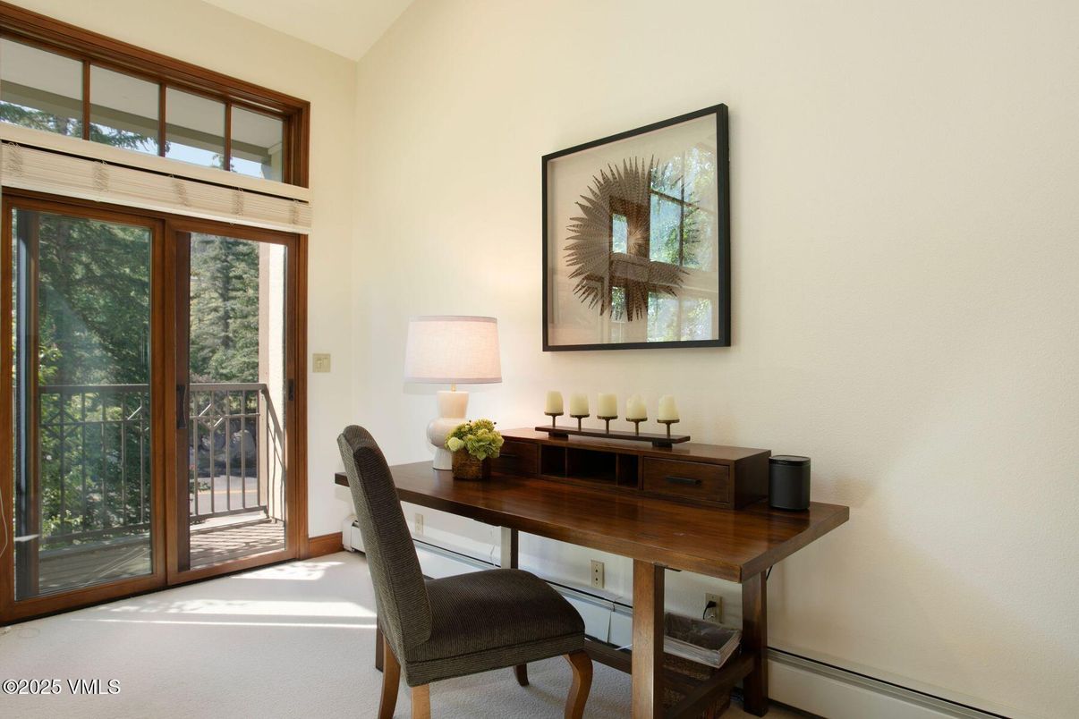 Home Office, Interior