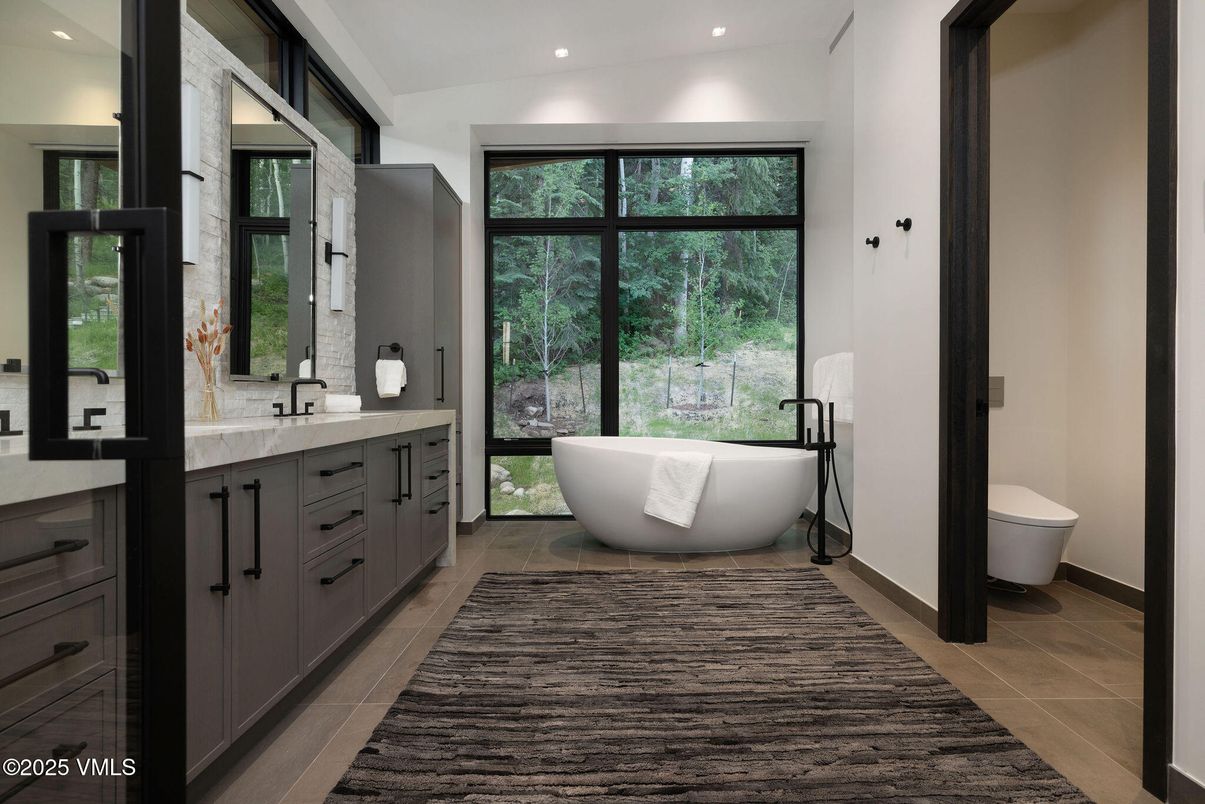 Bathroom, Dual Sink Vanities, Free Standing Baths, Interior, Recessed Lighting