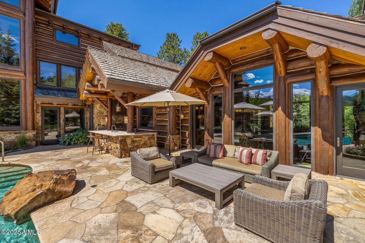 Exterior, Outdoor Kitchen