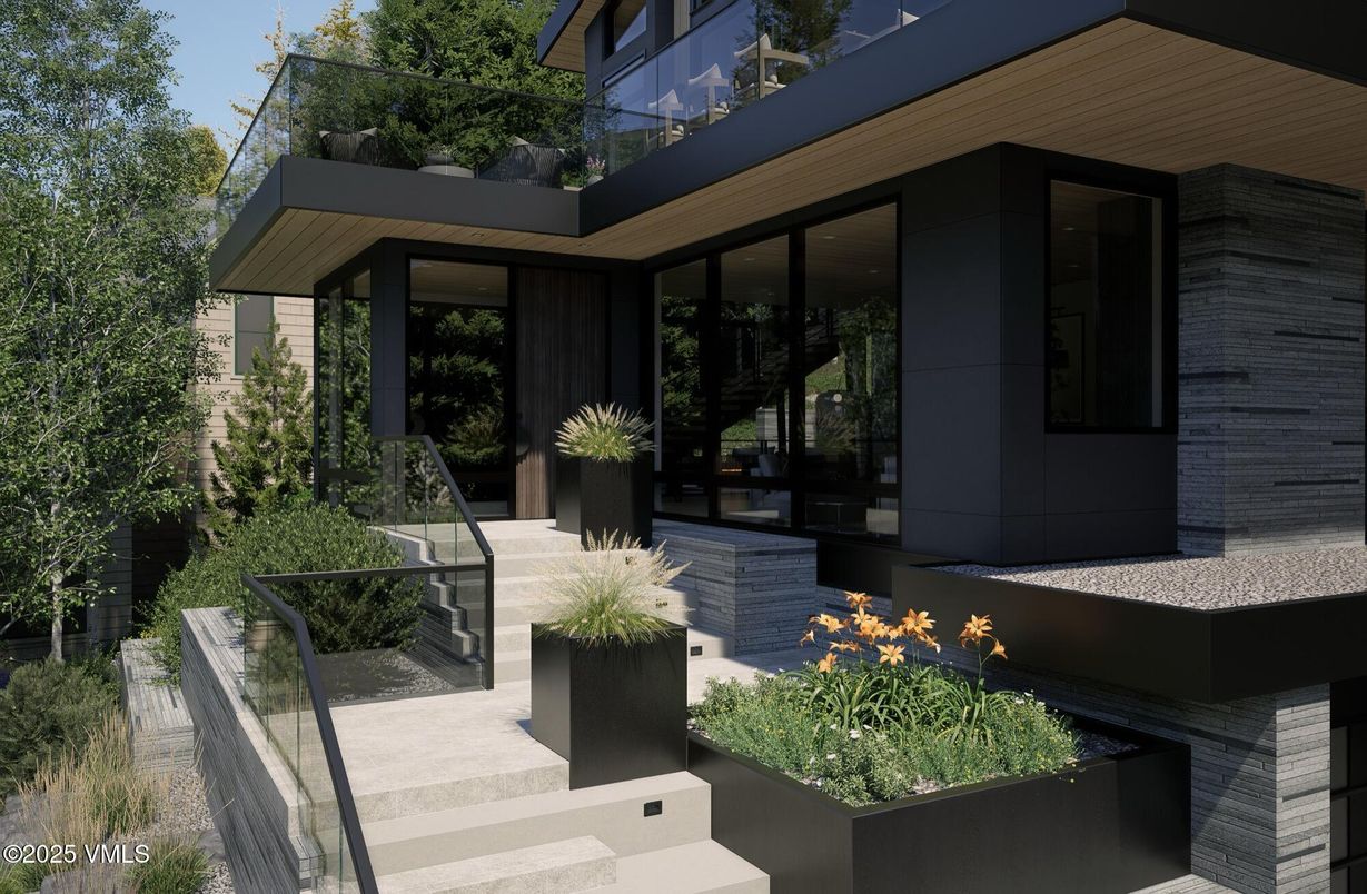 Exterior, Facade, Modern